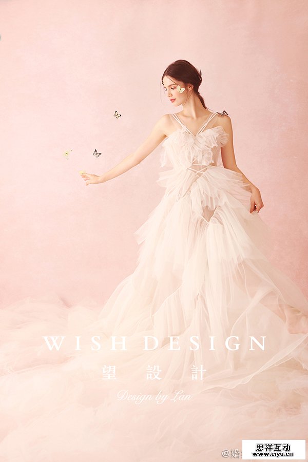 查看《月历上的女孩，兰奕少女心婚纱作品》原图，原图尺寸：600x900